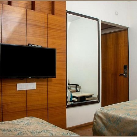 Hotel Meadows Varanasi Exterior foto