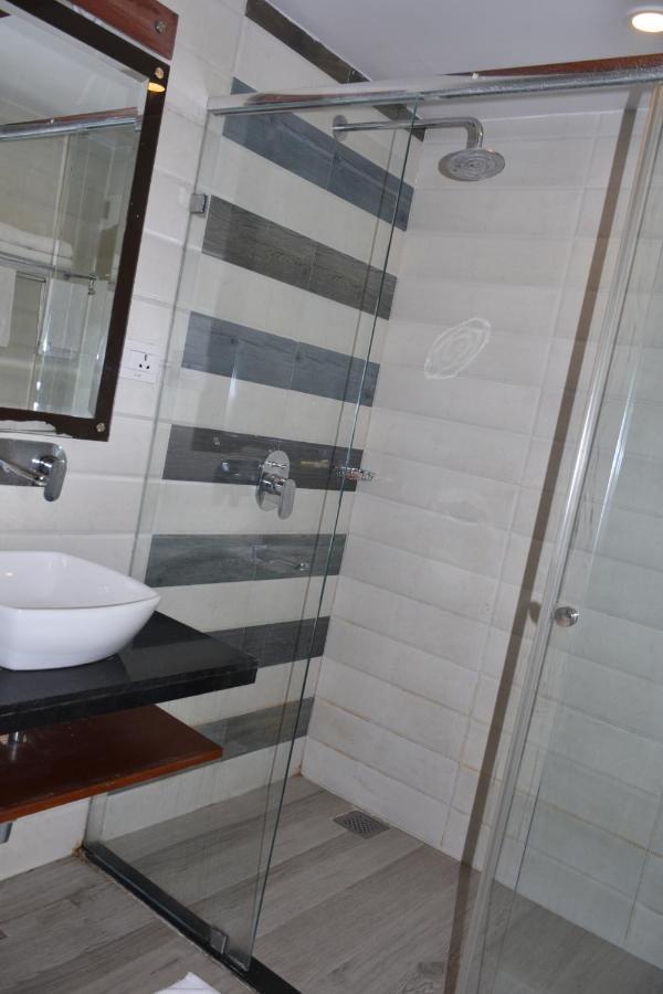 Hotel Meadows Varanasi Exterior foto