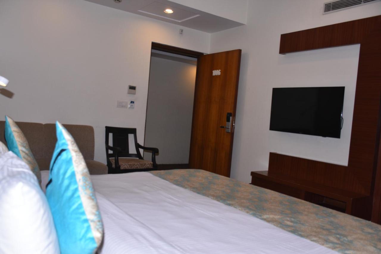 Hotel Meadows Varanasi Exterior foto