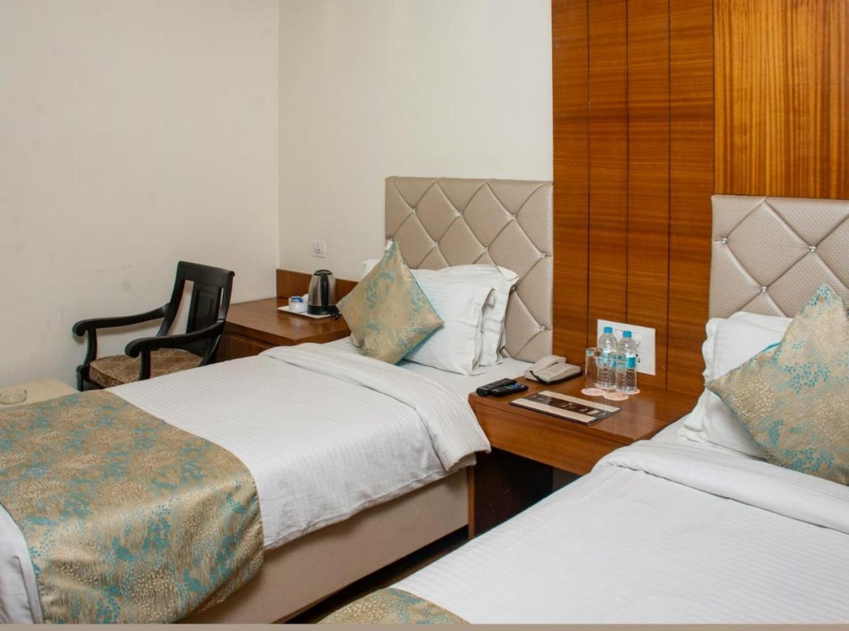Hotel Meadows Varanasi Exterior foto
