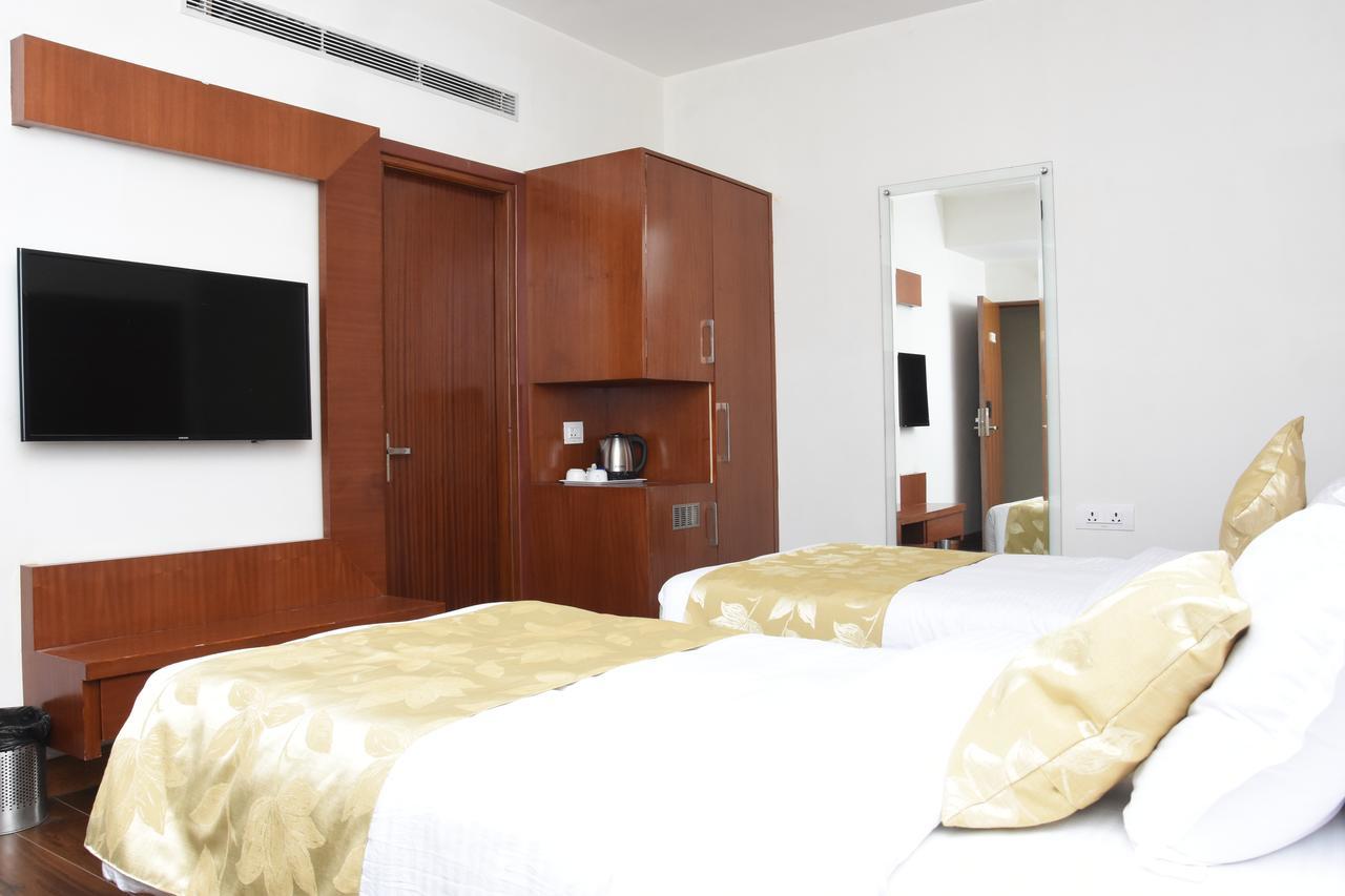 Hotel Meadows Varanasi Exterior foto