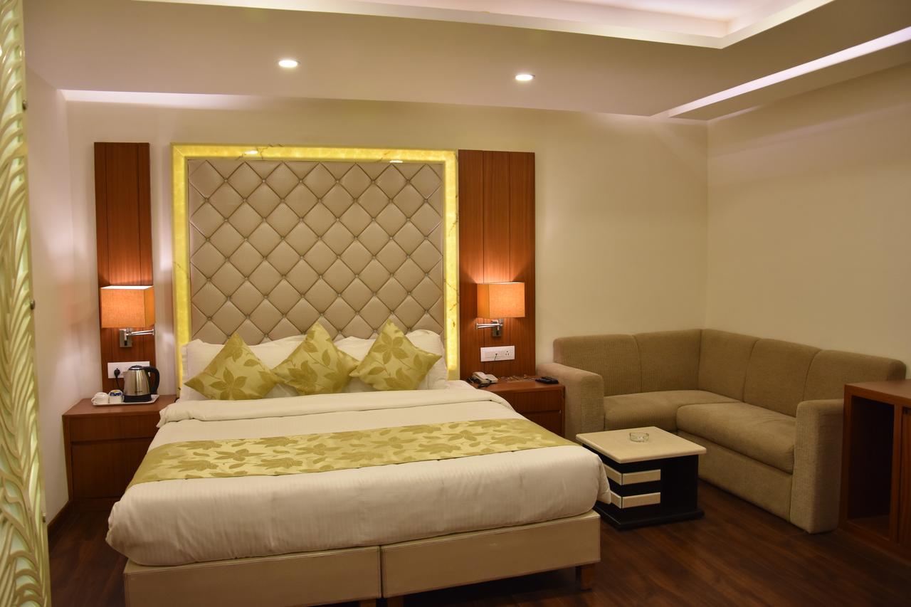 Hotel Meadows Varanasi Exterior foto